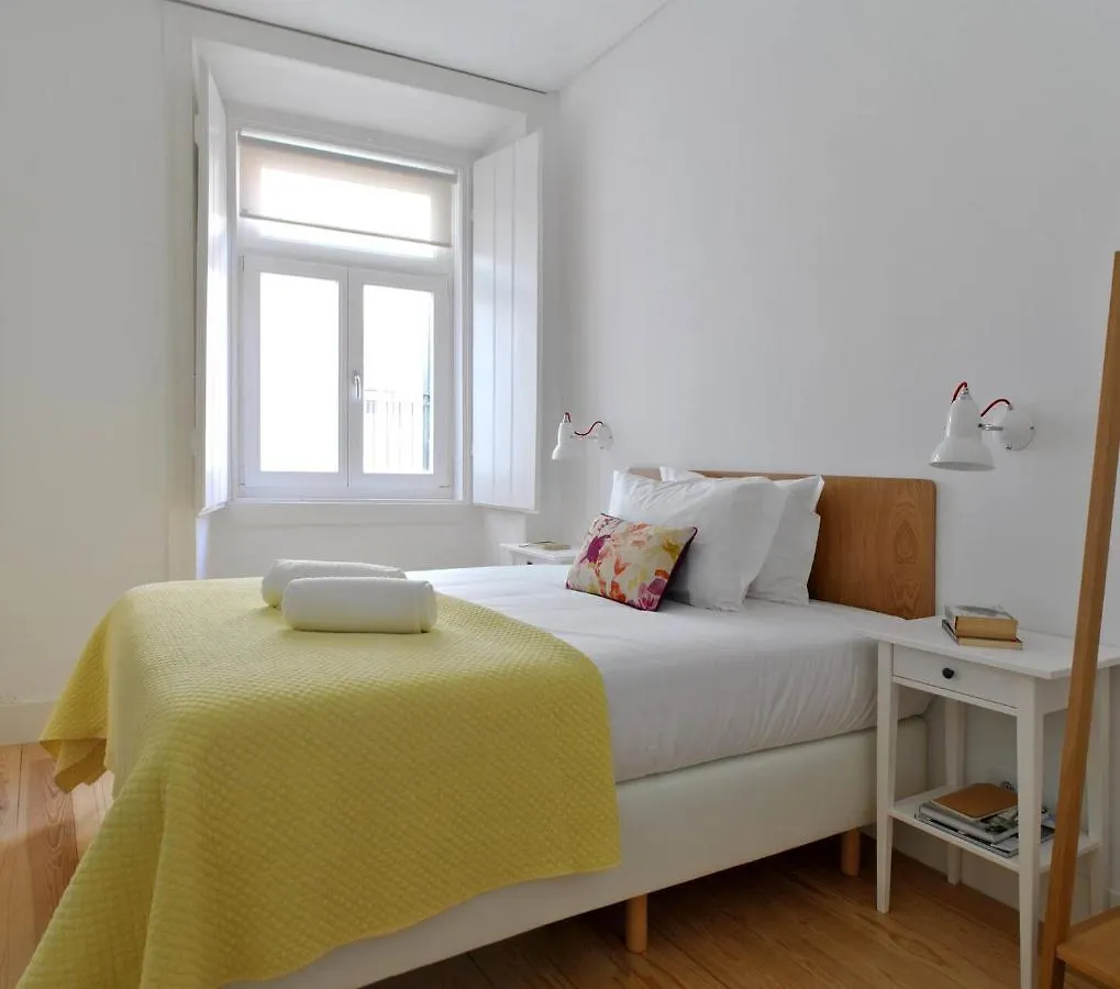 Alfama Confortable Apartment Near Cathedral Лиссабон Португалия