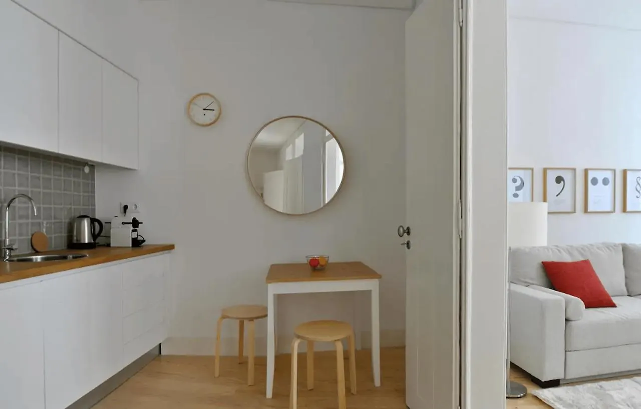 Alfama Confortable Apartment Near Cathedral Лиссабон